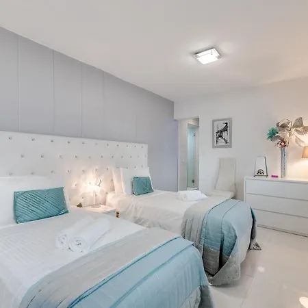 Lejlighed Newly Renovated 4 Bdrm W Pool In Location Marbella